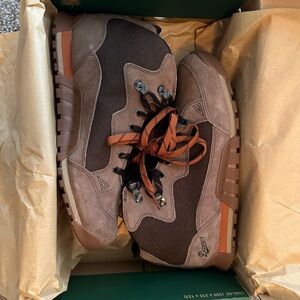 NWT Danner Skyridge Mid Hiking Boots 10 men’s